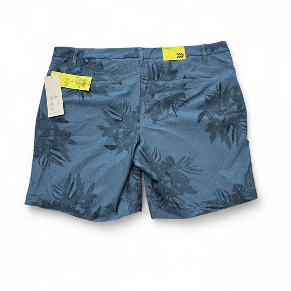 NWT all in motion Men’s Golf Blue Flower Shorts Size 40 - Picture 2 of 6